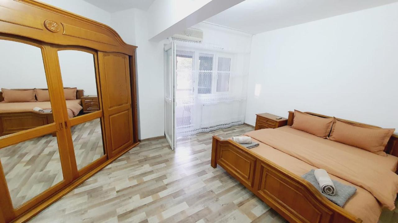Appartamento Apartament Radoi Drobeta Turnu Severin Esterno foto
